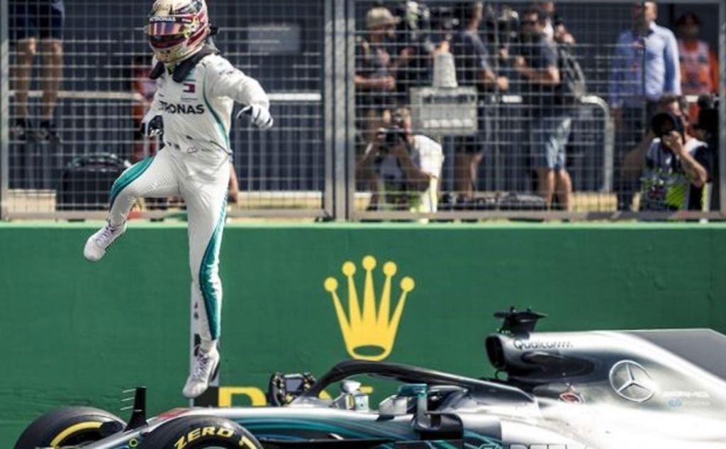 Lewis Hamilton renueva con Mercedes hasta el 2020