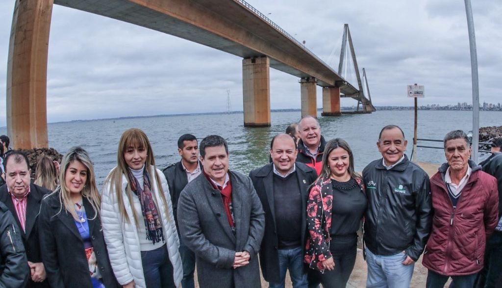 Presidente inauguró moderno puerto de lanchas en Encarnación