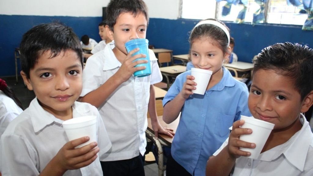 Crece el consumo de leche, pero nivel es aún insuficiente