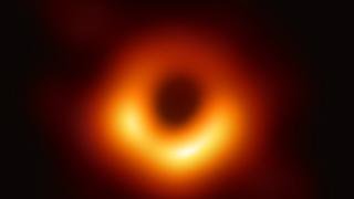 Primera foto de un agujero negro: así son los alrededores de la imagen que le da la vuelta al mundo