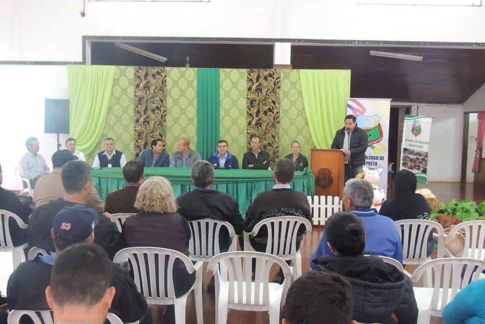 Presentan proyecto lechero que beneficiará a productores locales