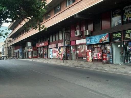 Circulación de personas y vehículos estará restringida desde esta noche