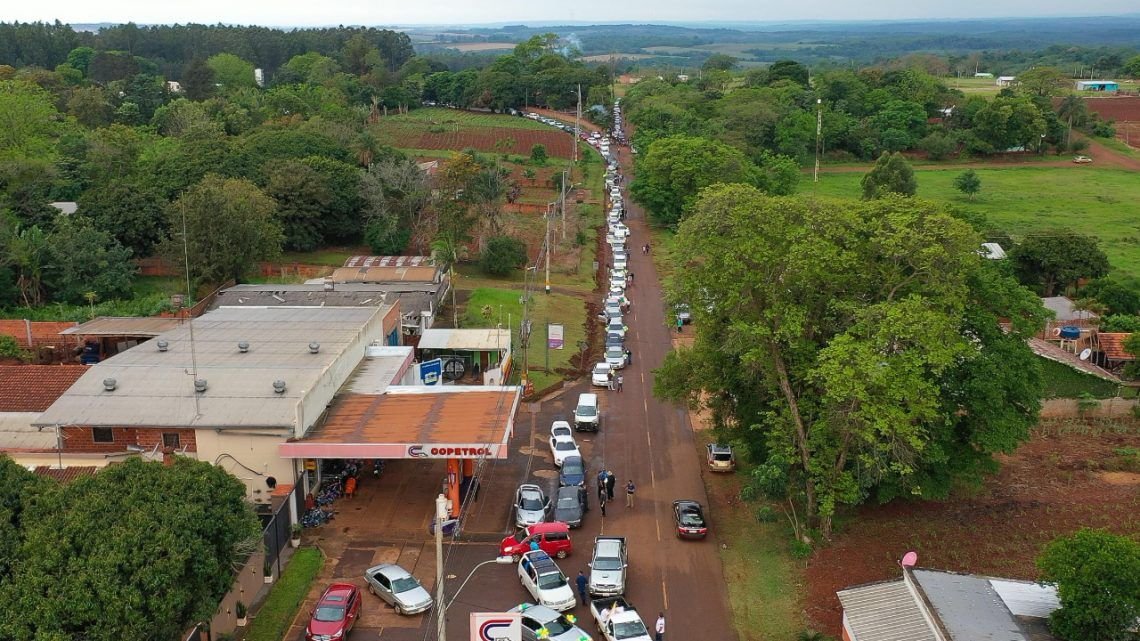 Multitudinaria convocatoria en cierre de campaña de Javier Pereira