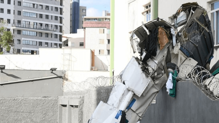 Avioneta se estrelló contra un edificio en Brasil: confirman tres muertos