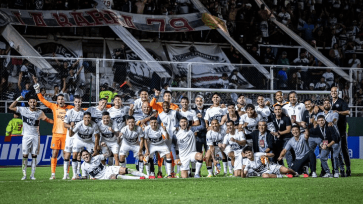 Sobre los 90, Olimpia logra un gran triunfo ante Barracas Central
