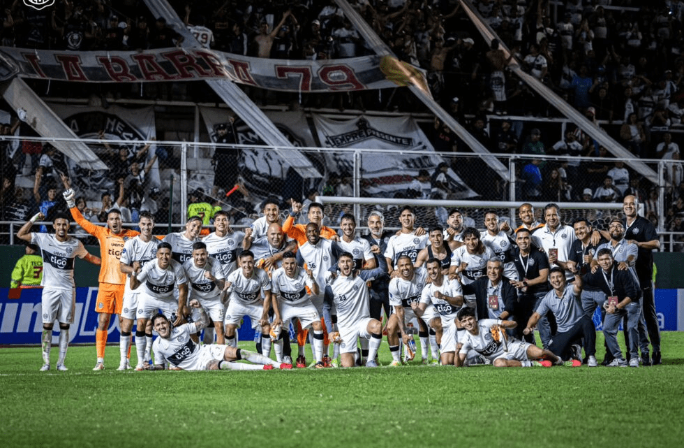 Sobre los 90, Olimpia logra un gran triunfo ante Barracas Central
