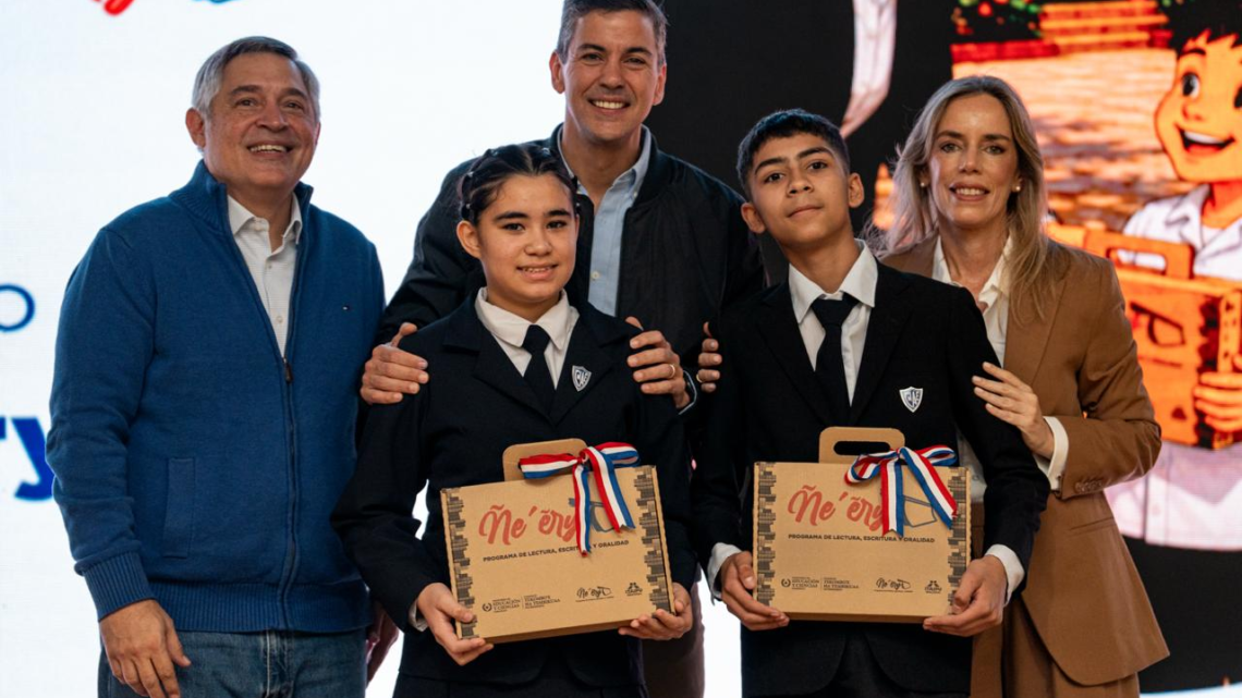 Gobierno del Paraguay entrega casi 16 millones de libros para formentar la lectura en la educación pública