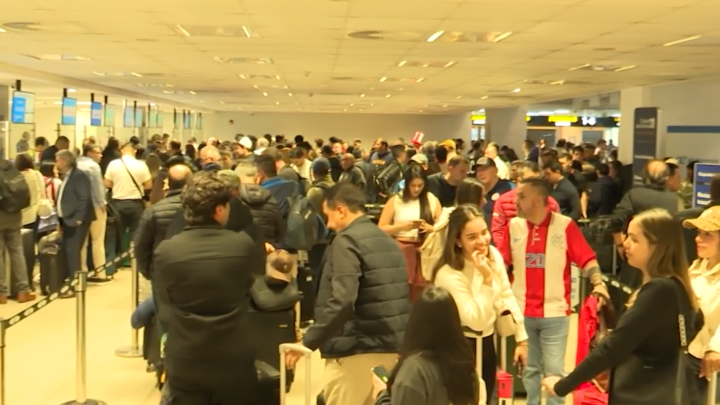 Rumbo al sueño mundialista: cientos de hinchas viajaron para alentar a la Albirroja