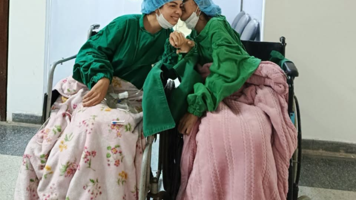Gran gesto de amor: joven dona un riñón a su hermana para salvarle la vida
