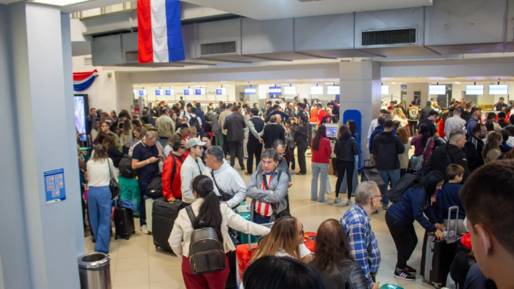 Más de 8.000 paraguayos y residentes viajaron a Estados Unidos para alentar a la Albirroja