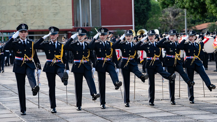 Gobierno conmemora Día del Agente de Policía y proyecta contar con más de 40.000 efectivos para fin de año