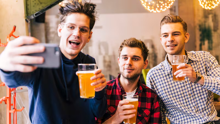 La búsqueda de pertenencia es clave ante el consumo temprano de alcohol